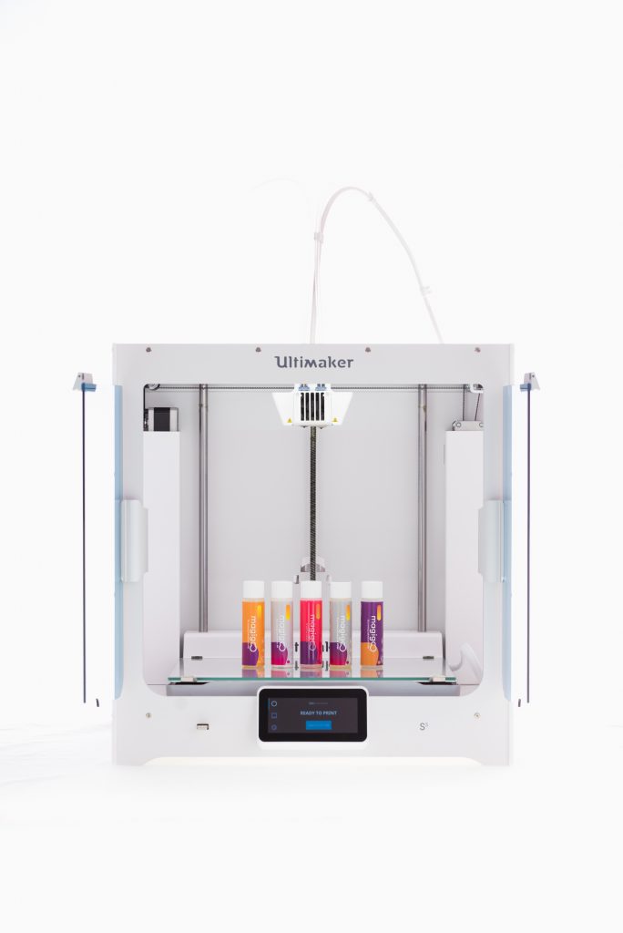 he partnership between Ultimaker and Magigoo producer, Thought3D accelerates the adoption of a wide variety of engineering FDM materials through an improved user experience.